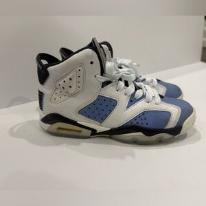 Nike Air Jordan 6 Retro "UNC" sneakers.